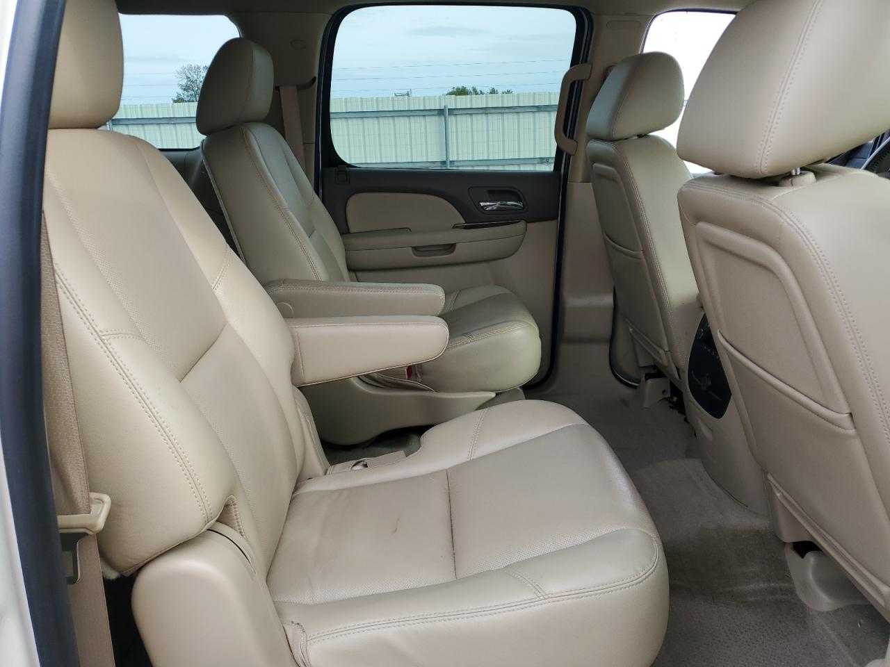 2011 GMC Yukon Xl C1500 Slt VIN: 1GKS1KE05BR274128 Lot: 86179855