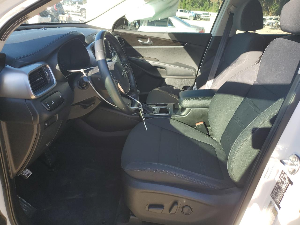 2020 Kia Sorento L VIN: 5XYPG4A35LG702890 Lot: 84399425