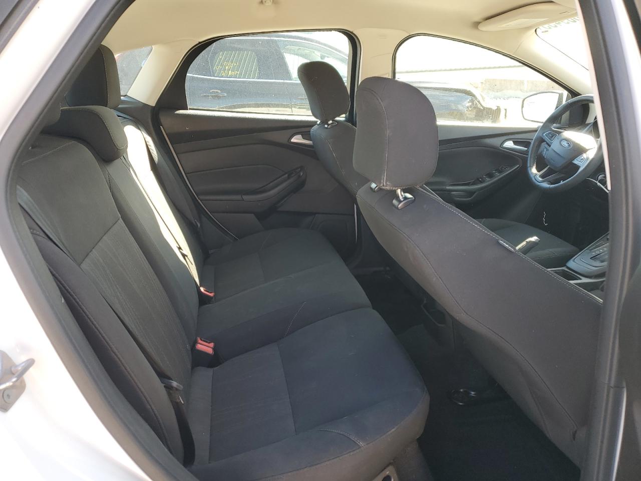 2015 Ford Focus Se VIN: 1FADP3K27FL321026 Lot: 86809455