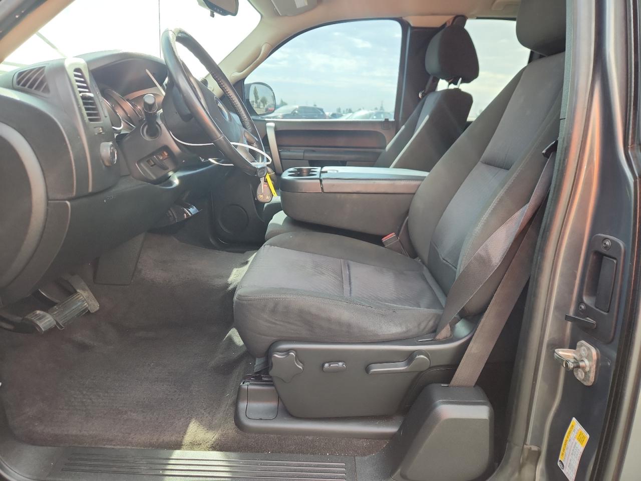 2011 Chevrolet Silverado C1500 Lt VIN: 1GCRCSE00BZ180758 Lot: 82004455