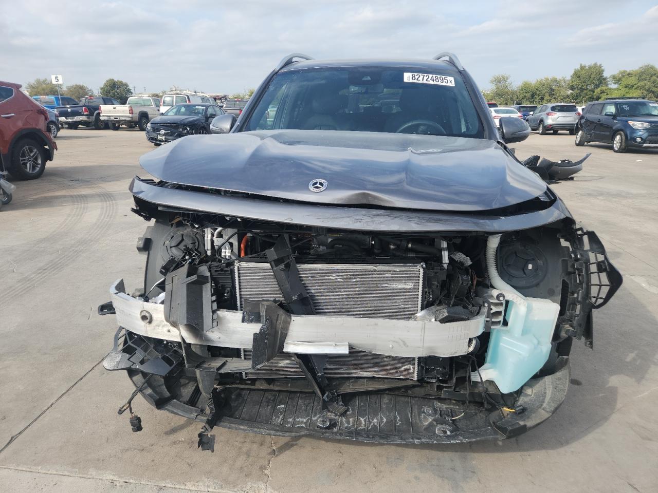 Фото: W1N9M0CB8PN070778