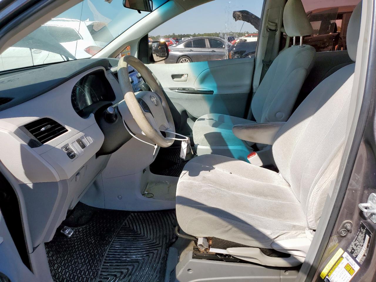 2012 Toyota Sienna Base VIN: 5TDKA3DC4CS014495 Lot: 85356625