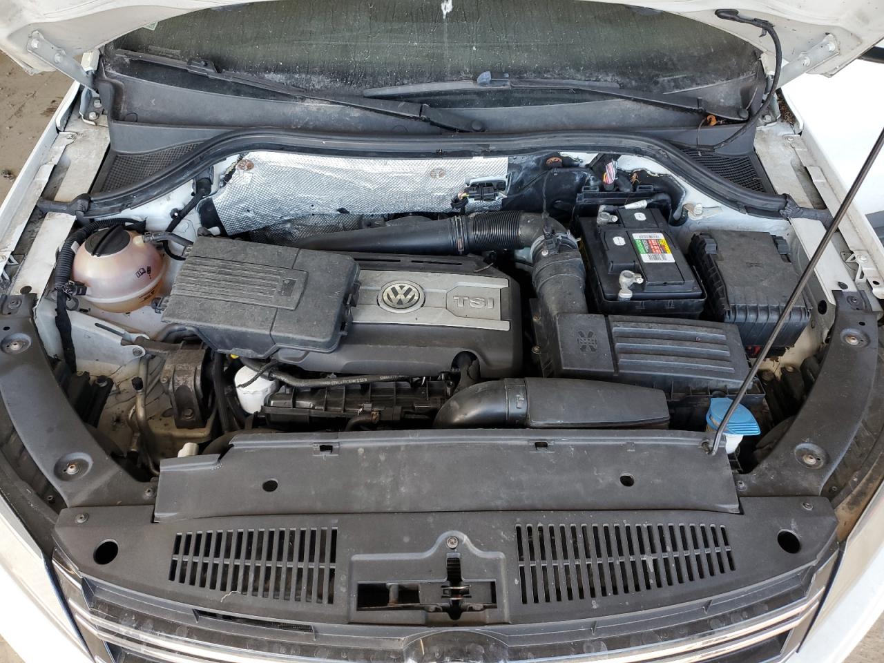 2016 Volkswagen Tiguan S VIN: WVGBV7AX2GW535123 Lot: 85601535