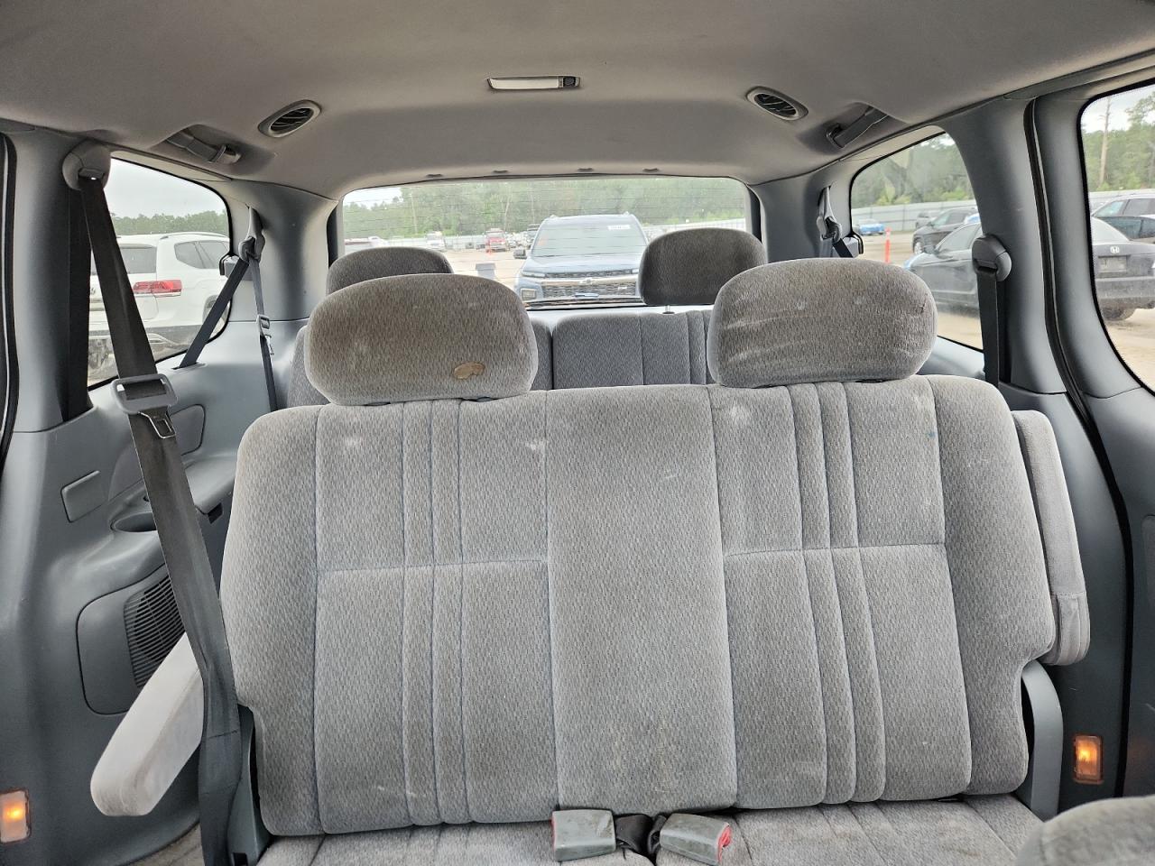 2001 Toyota Sienna Ce VIN: 4T3ZF19C21U329840 Lot: 82279875