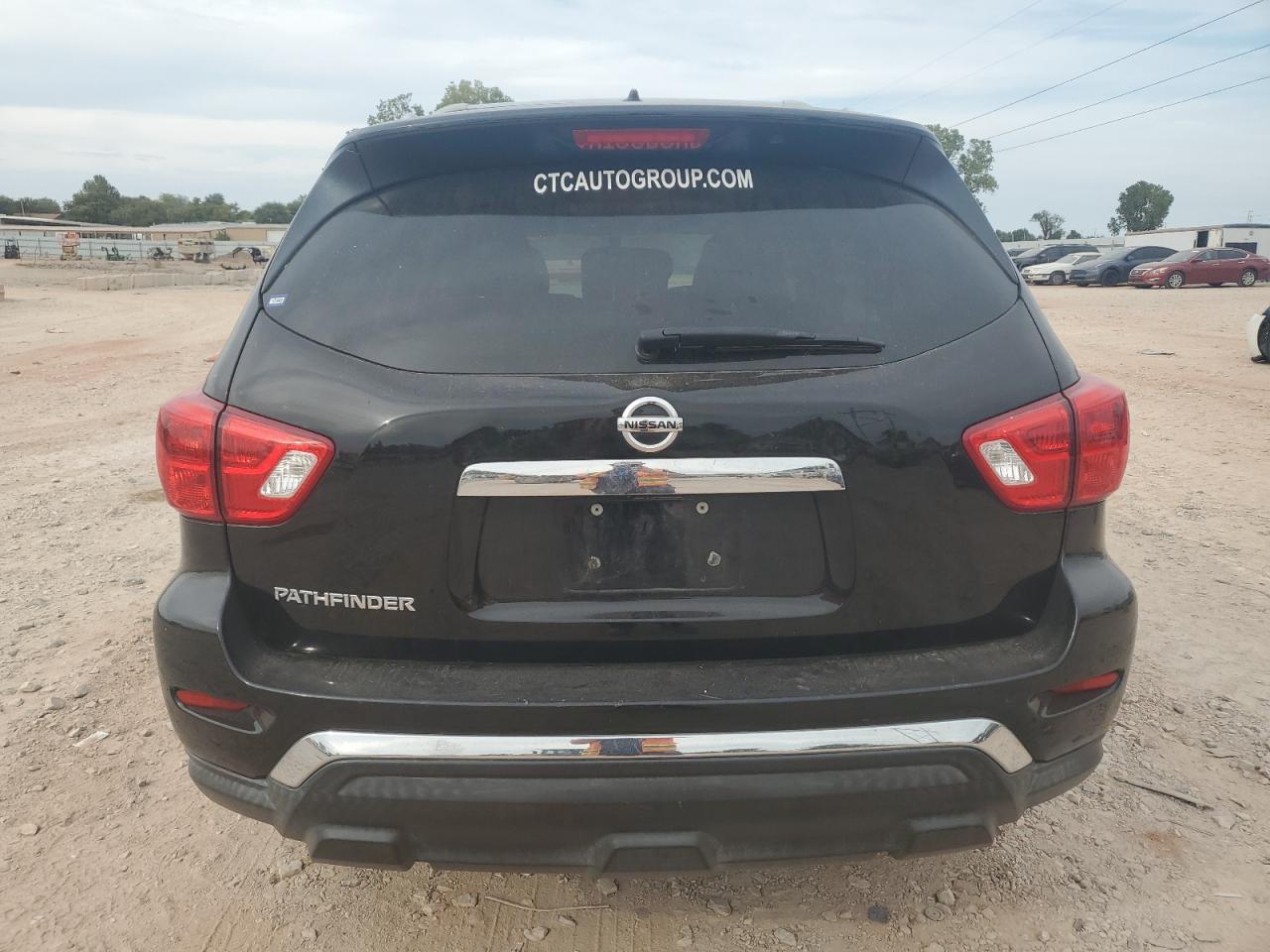 2018 Nissan Pathfinder S VIN: 5N1DR2MN3JC627389 Lot: 85764665