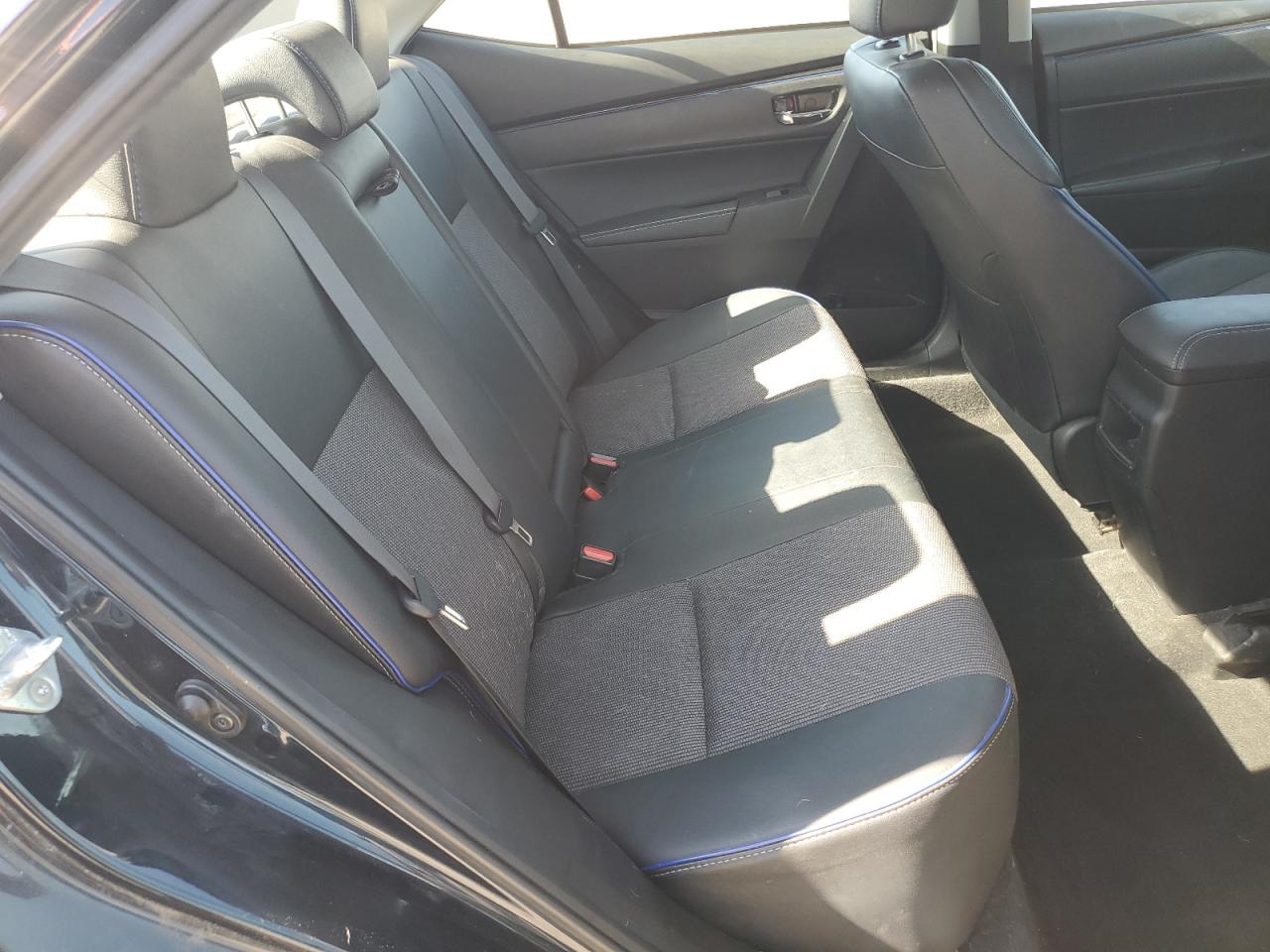 2018 Toyota Corolla L VIN: 2T1BURHE0JC975073 Lot: 85899855