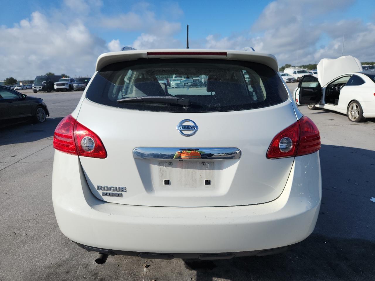 2015 Nissan Rogue Select S VIN: JN8AS5MT4FW159758 Lot: 85499425