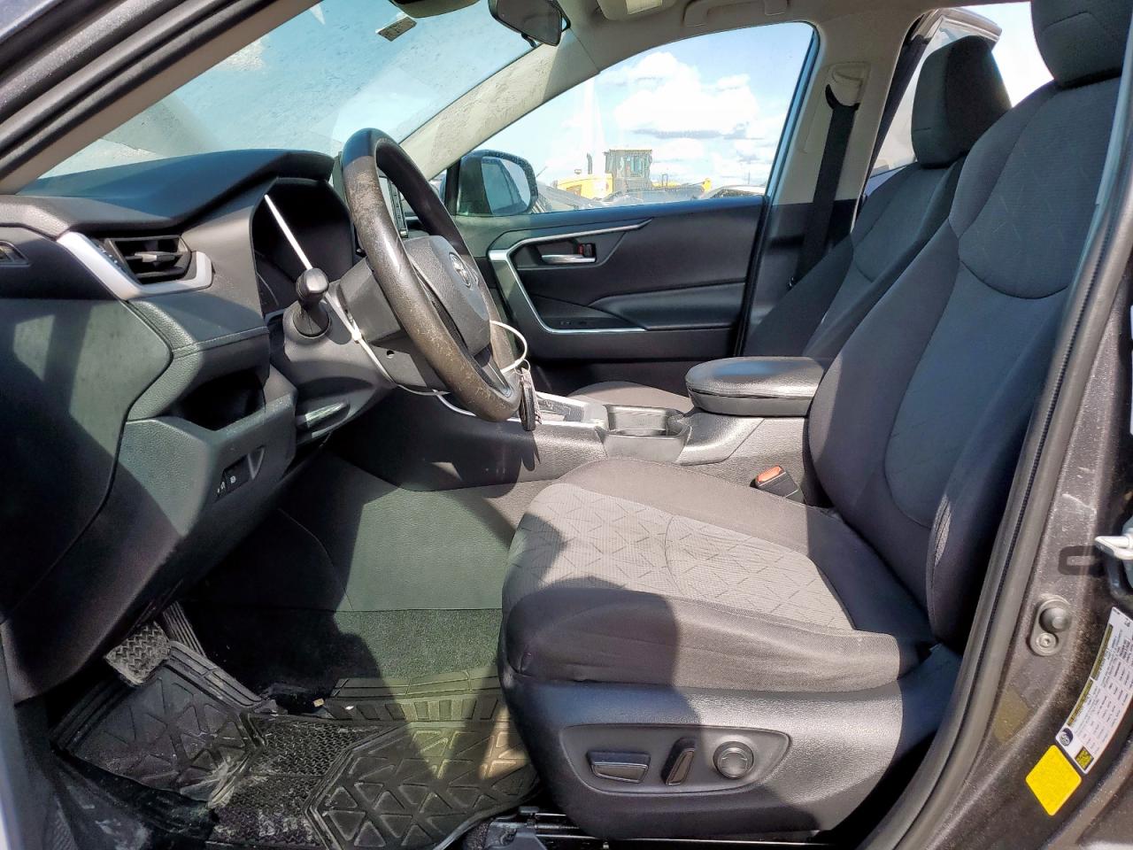 2020 Toyota Rav4 Xle VIN: 2T3W1RFV7LC053780 Lot: 84570575