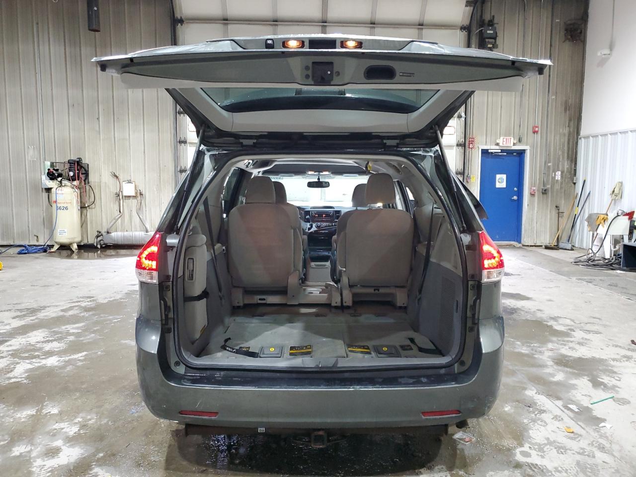 2013 Toyota Sienna Le VIN: 5TDKK3DC8DS336734 Lot: 89632635