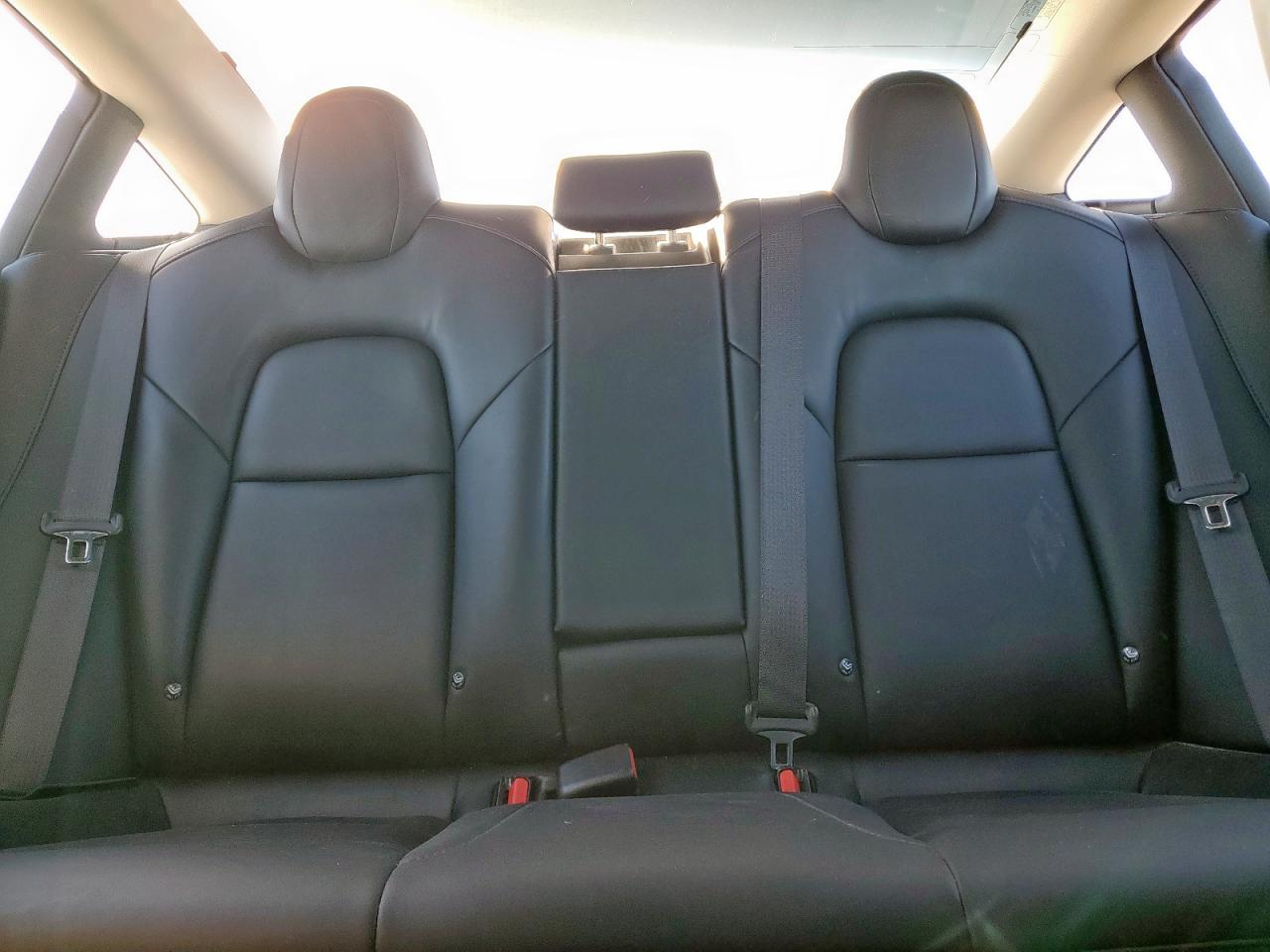 2018 Tesla Model 3 VIN: 5YJ3E1EAXJF034990 Lot: 90368615