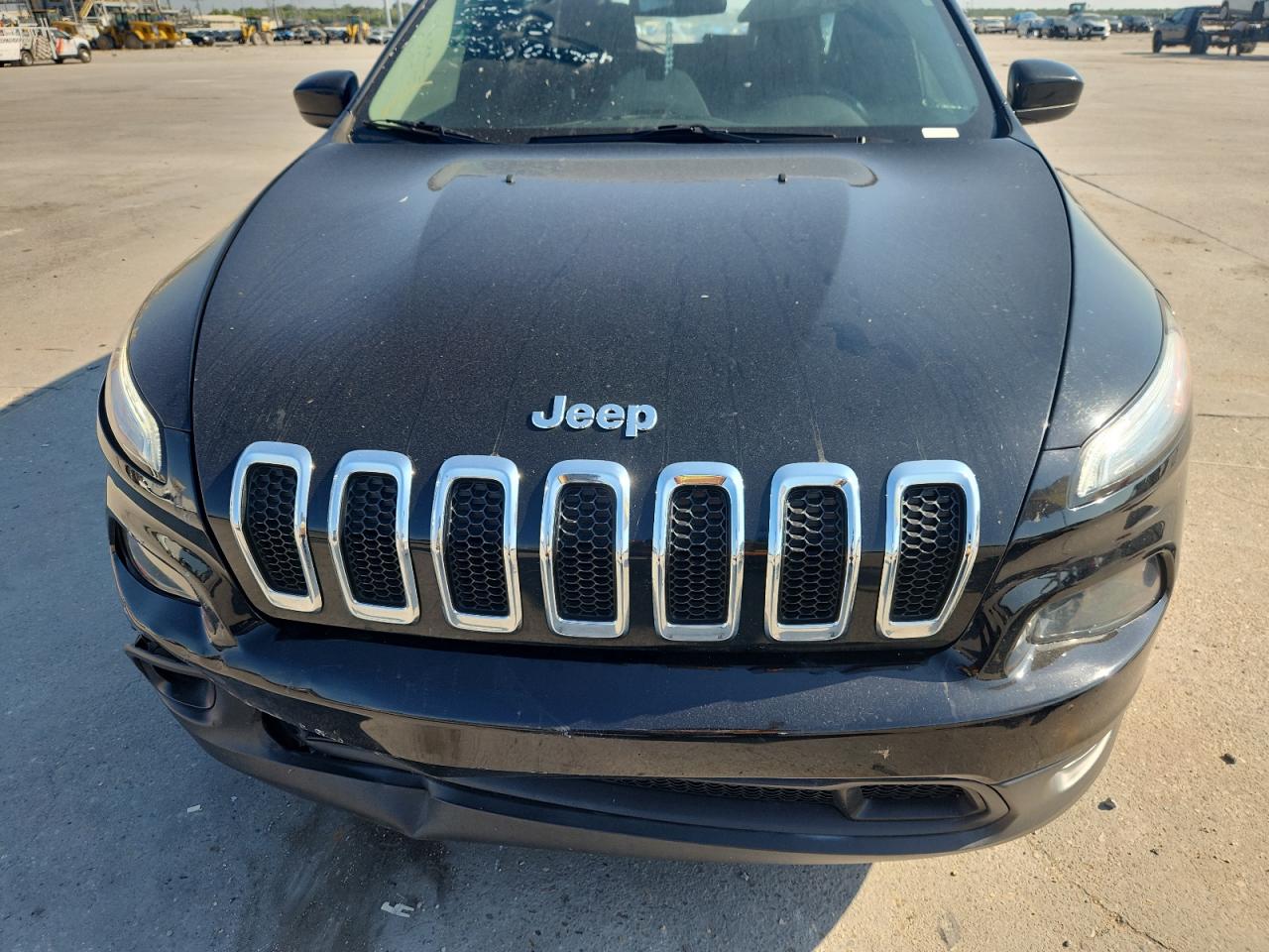 2018 Jeep Cherokee Latitude VIN: 1C4PJLCB2JD566830 Lot: 83982745