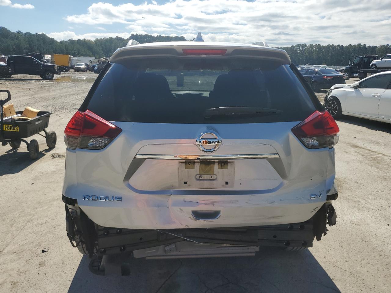 2017 Nissan Rogue S VIN: JN8AT2MTXHW386516 Lot: 85904595