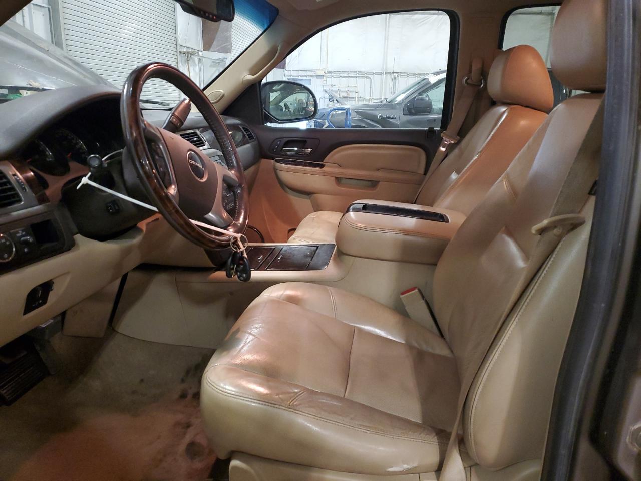 2011 GMC Yukon Xl Denali VIN: 1GKS2MEF8BR290403 Lot: 90221995