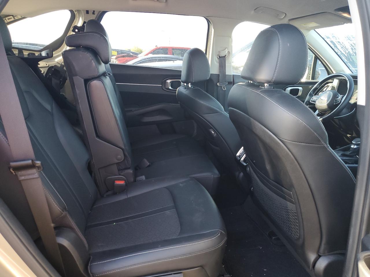 2021 Kia Sorento S VIN: 5XYRLDLC4MG005830 Lot: 82243375