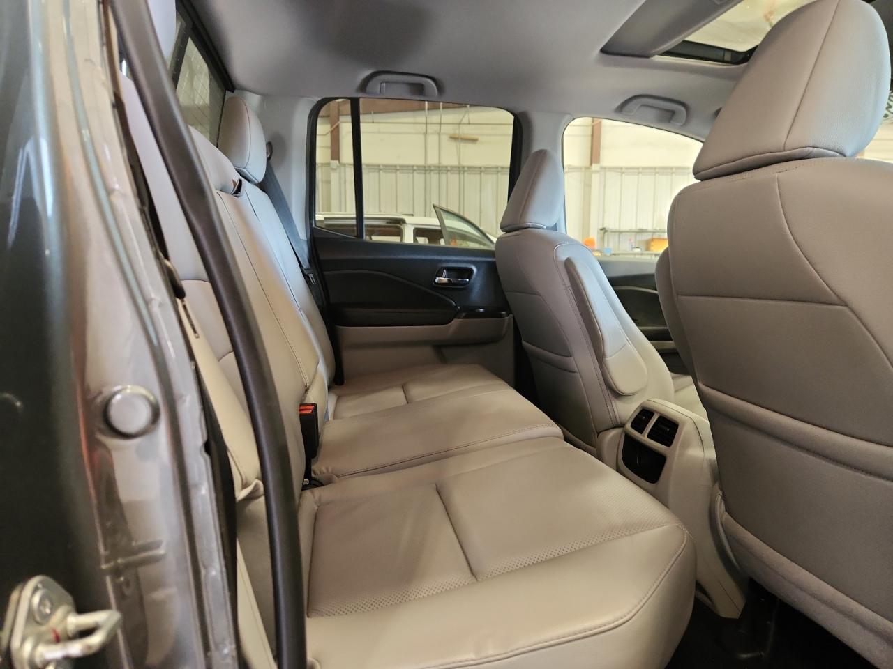 2017 Honda Ridgeline Rtl VIN: 5FPYK3F77HB035142 Lot: 89929275