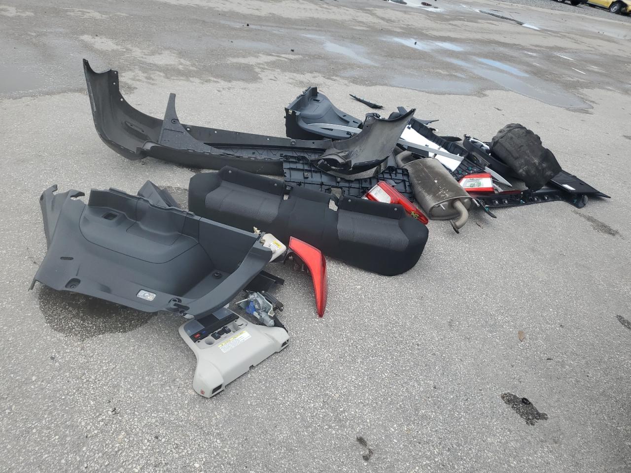 2018 Subaru Impreza Premium Plus VIN: 4S3GTAD64J3752634 Lot: 85476235