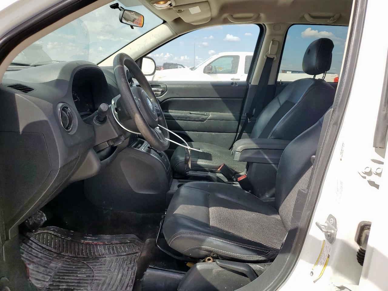 2014 Jeep Compass Sport VIN: 1C4NJCBA7ED766947 Lot: 84272465