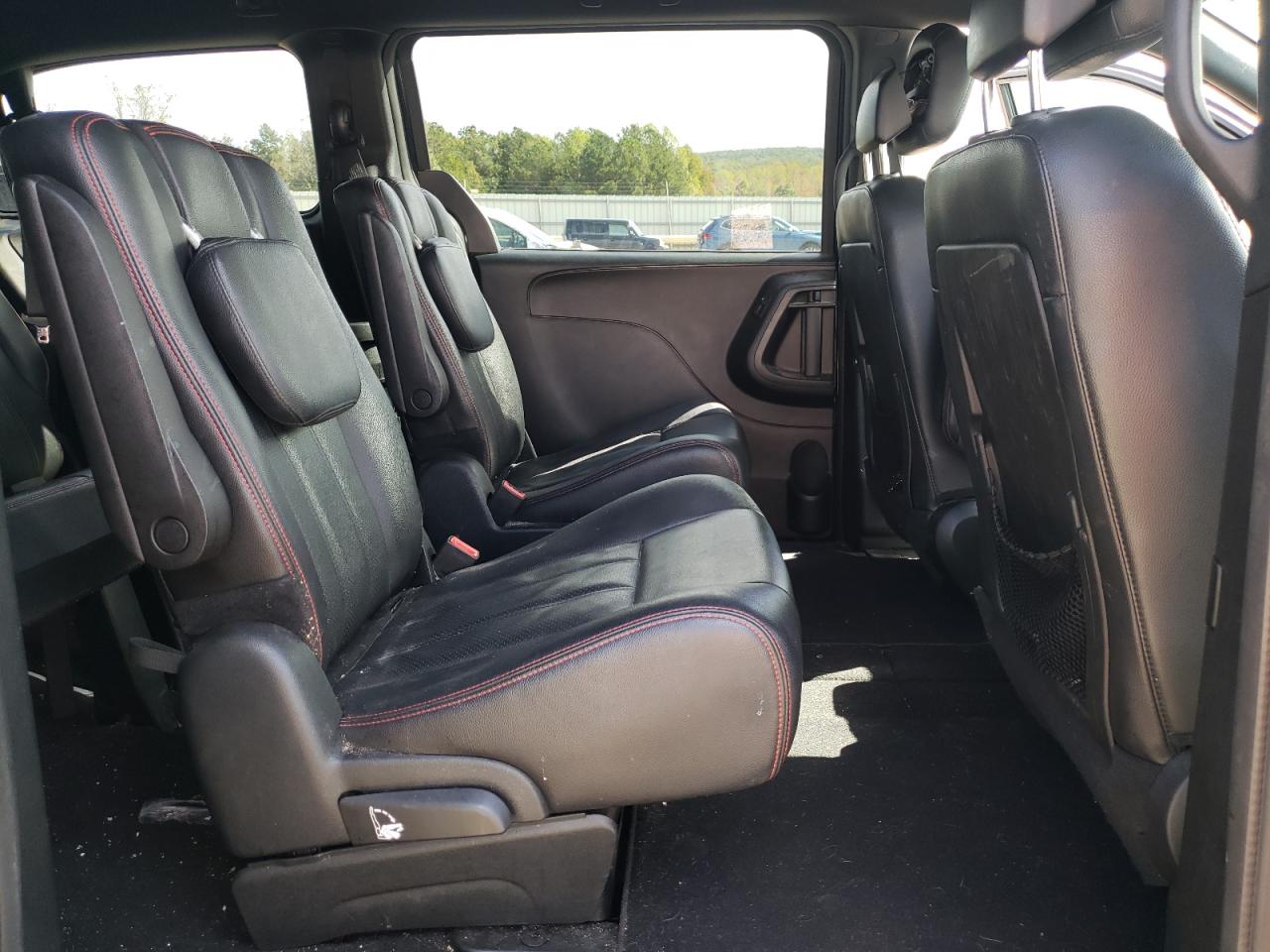 2016 Dodge Grand Caravan R/T VIN: 2C4RDGEG1GR340283 Lot: 82324305