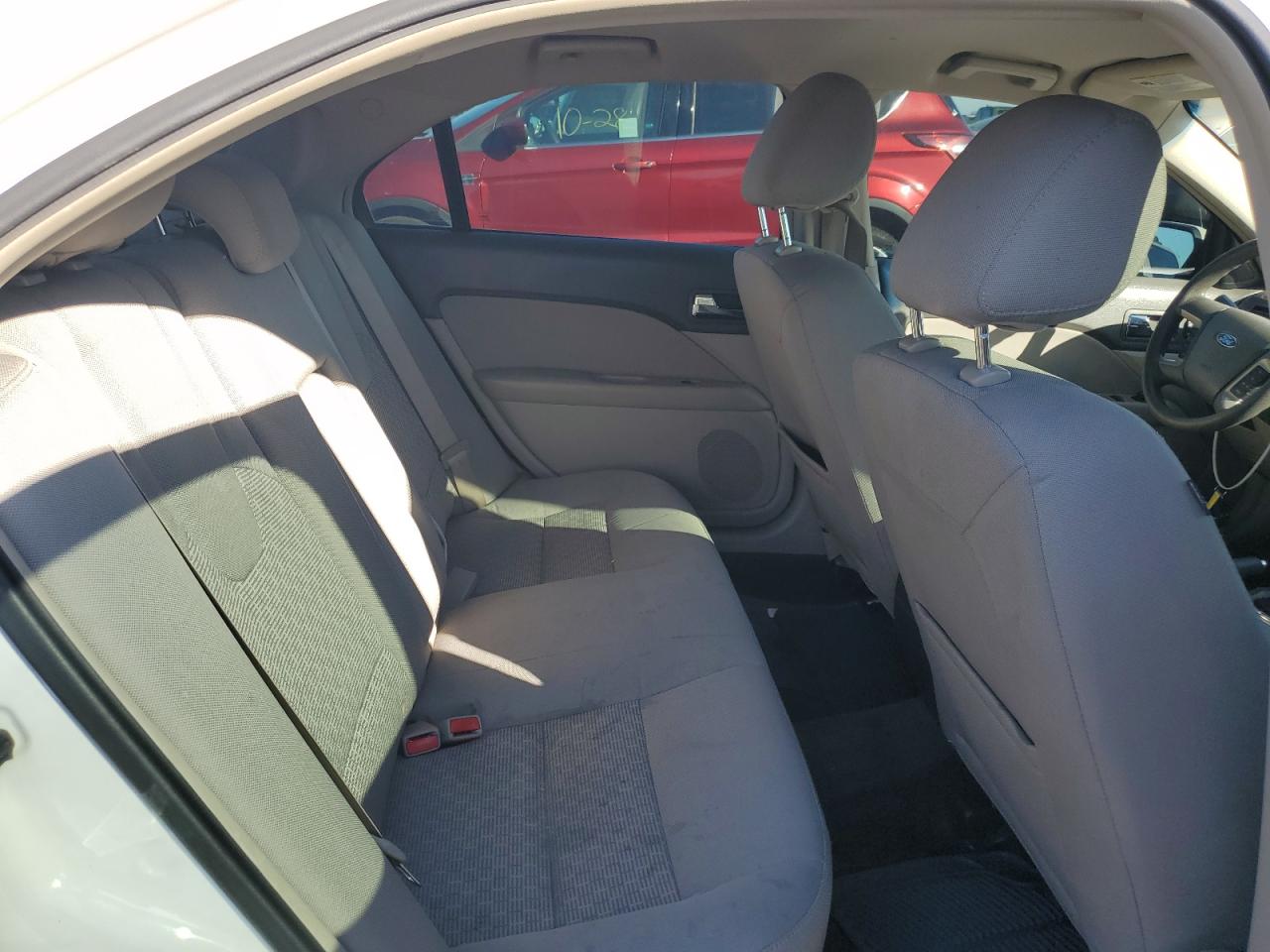 2011 Ford Fusion Se VIN: 3FAHP0HA7BR261808 Lot: 90778395