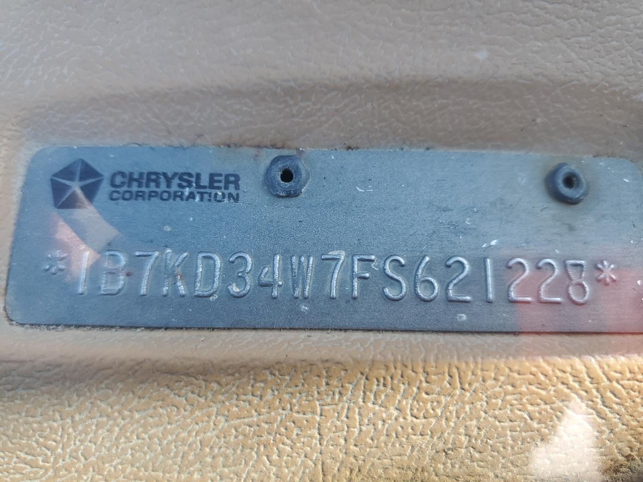 1985 Dodge D-Series D300 VIN: 1B7KD34W7FS621228 Lot: 90608105