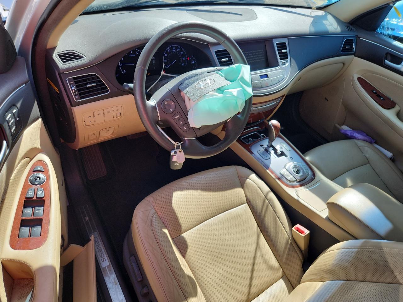 2012 Hyundai Genesis 3.8L VIN: KMHGC4DDXCU211872 Lot: 84649205