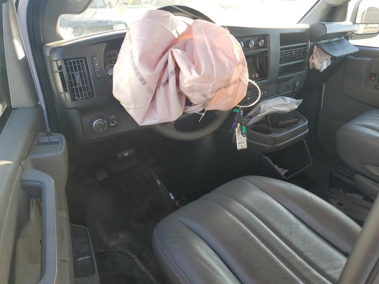 2024 Chevrolet Express G2500 VIN: 1GCWGAFP2R1164762 Lot: 86112145