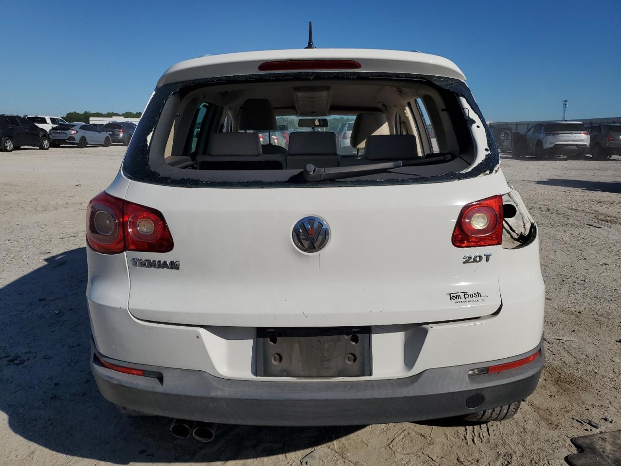 2011 Volkswagen Tiguan S VIN: WVGAV7AX6BW522198 Lot: 82470395
