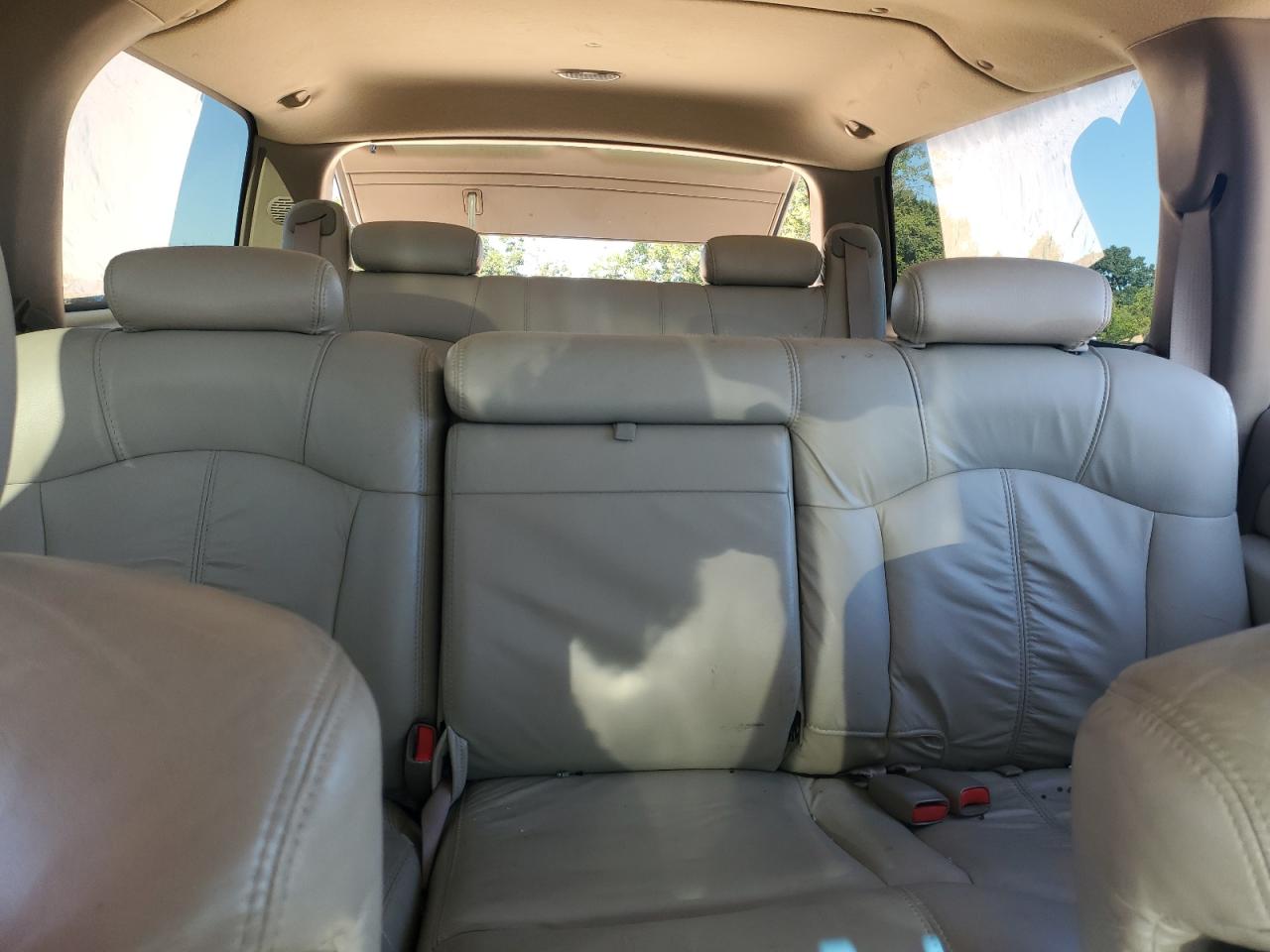 2002 Chevrolet Suburban C1500 VIN: 1GNEC16Z72J312376 Lot: 81960775