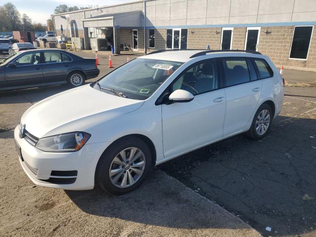 2017 Volkswagen Golf Sportwagen S
