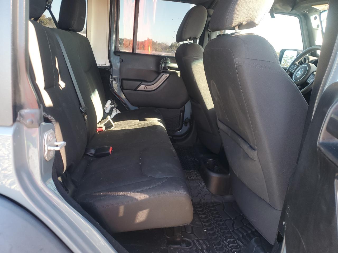 2014 Jeep Wrangler Unlimited Sport VIN: 1C4BJWDG9EL229041 Lot: 82405965