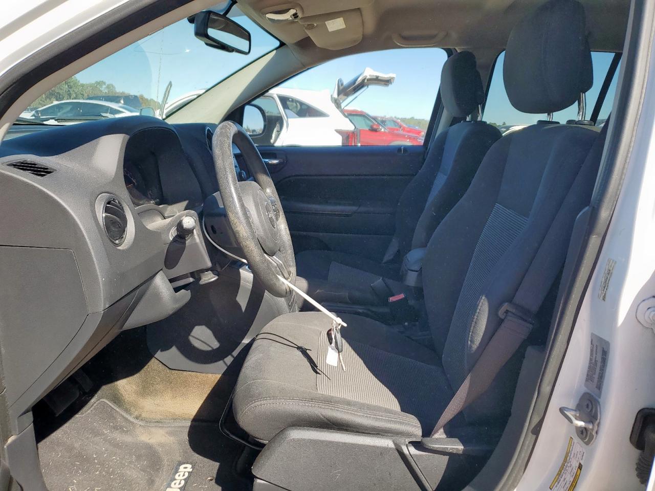 2016 Jeep Compass Sport VIN: 1C4NJCBA2GD739240 Lot: 90319745