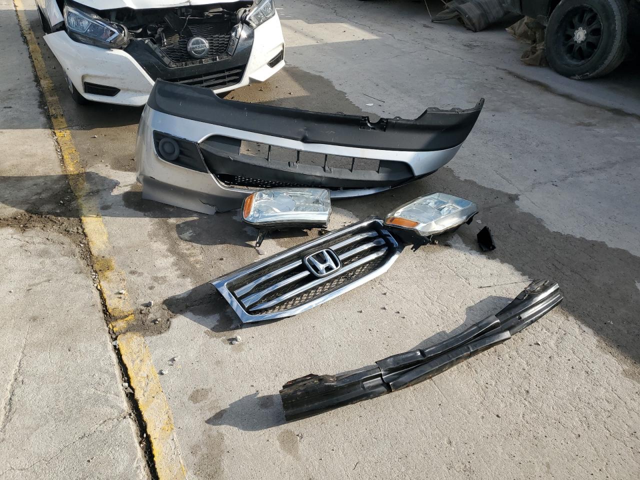 2015 Honda Pilot Lx VIN: 5FNYF4H26FB024344 Lot: 84016475