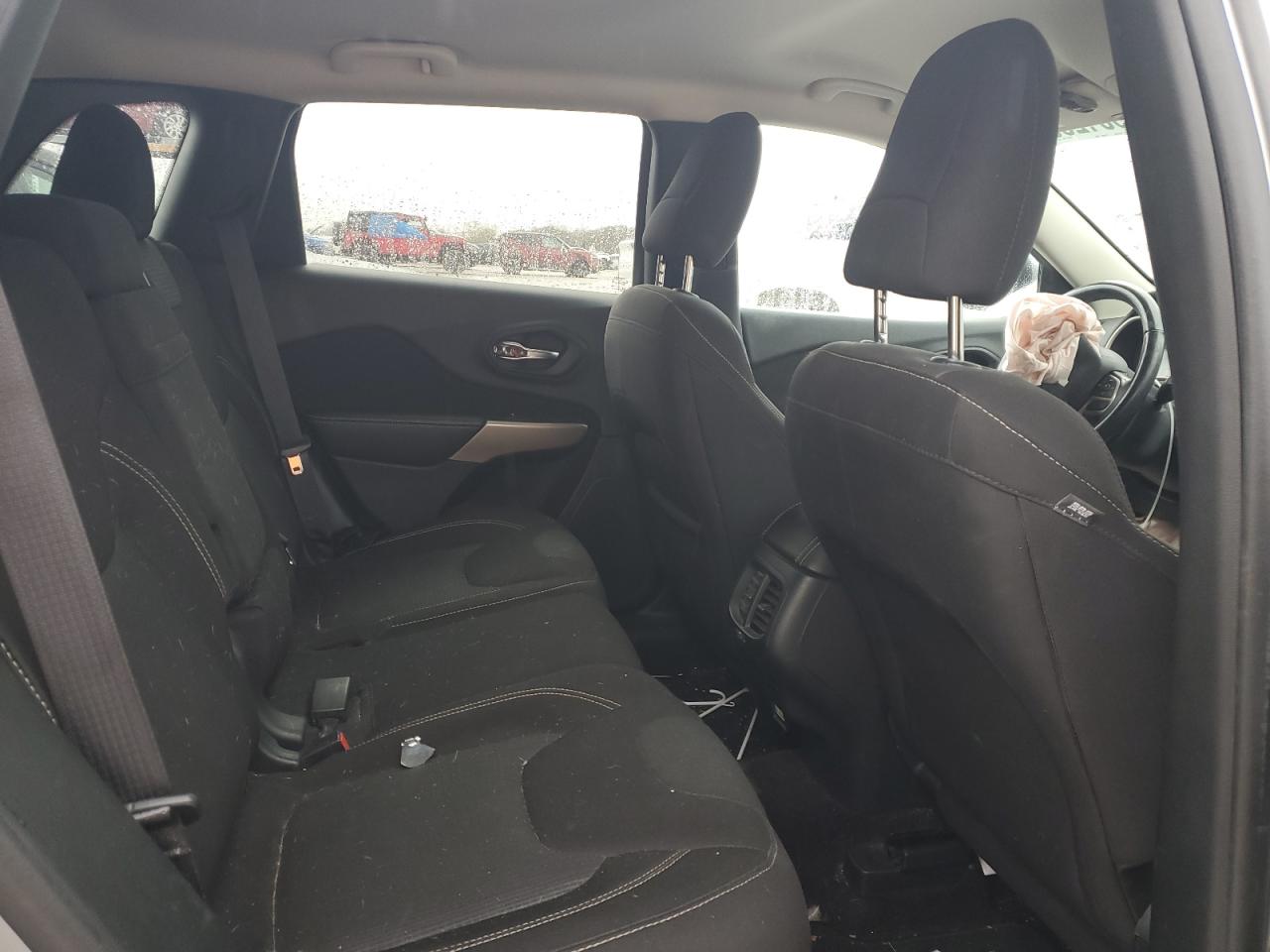 2017 Jeep Cherokee Latitude VIN: 1C4PJMCS4HW665301 Lot: 90128905