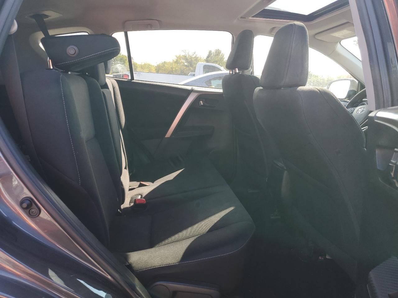 2015 Toyota Rav4 Xle VIN: 2T3RFREV7FW389710 Lot: 85823325