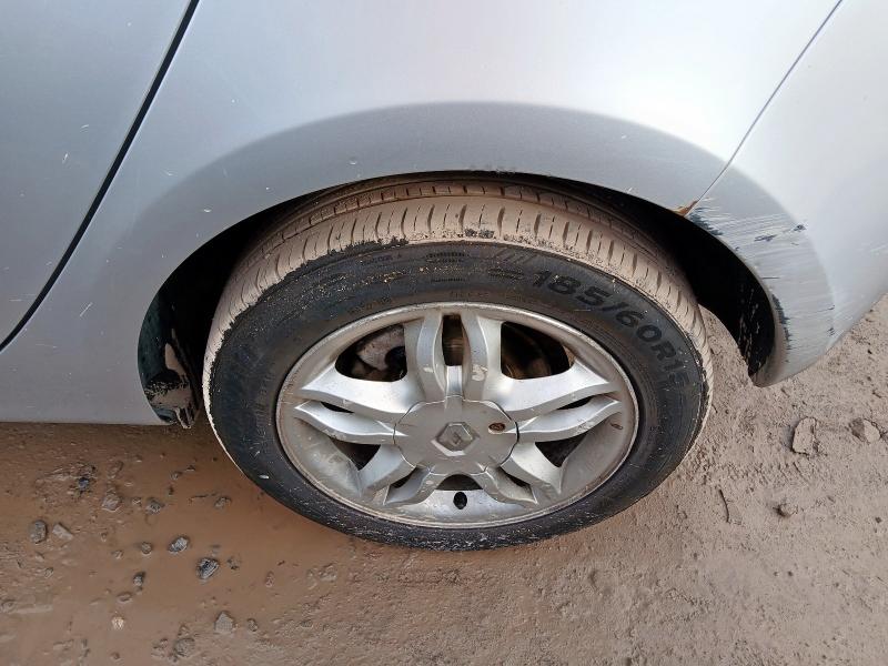 2006 RENAULT CLIO 1.6 VVT PRIVILEGE 5DR AUTO