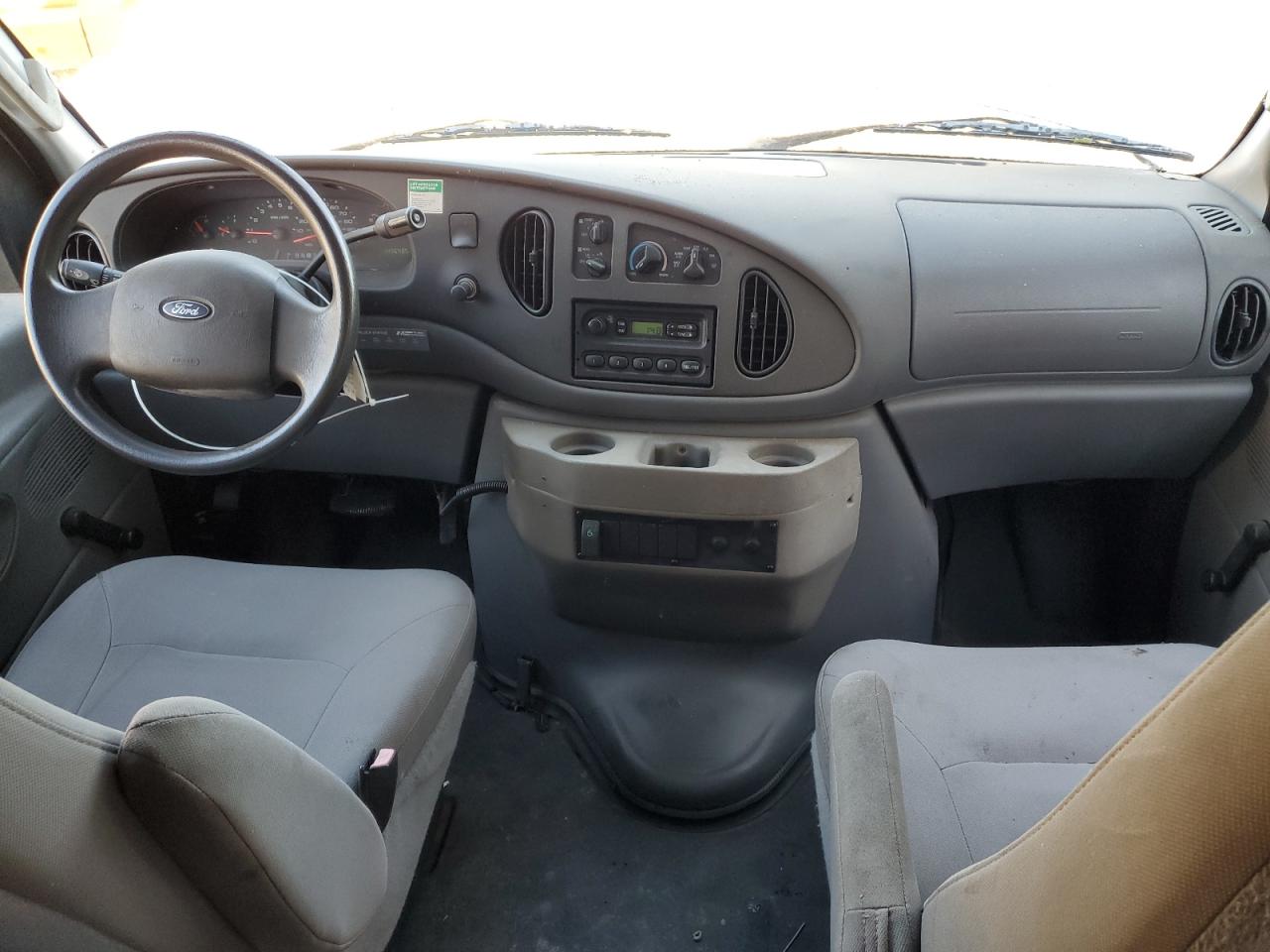 2005 Ford Econoline E350 Super Duty Van VIN: 1FTSS34L05HB37327 Lot: 87282555