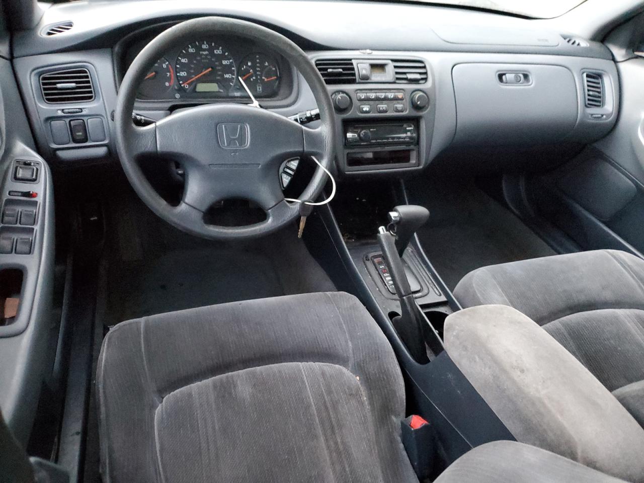 2000 Honda Accord Lx VIN: 1HGCG6652YA137124 Lot: 84577685