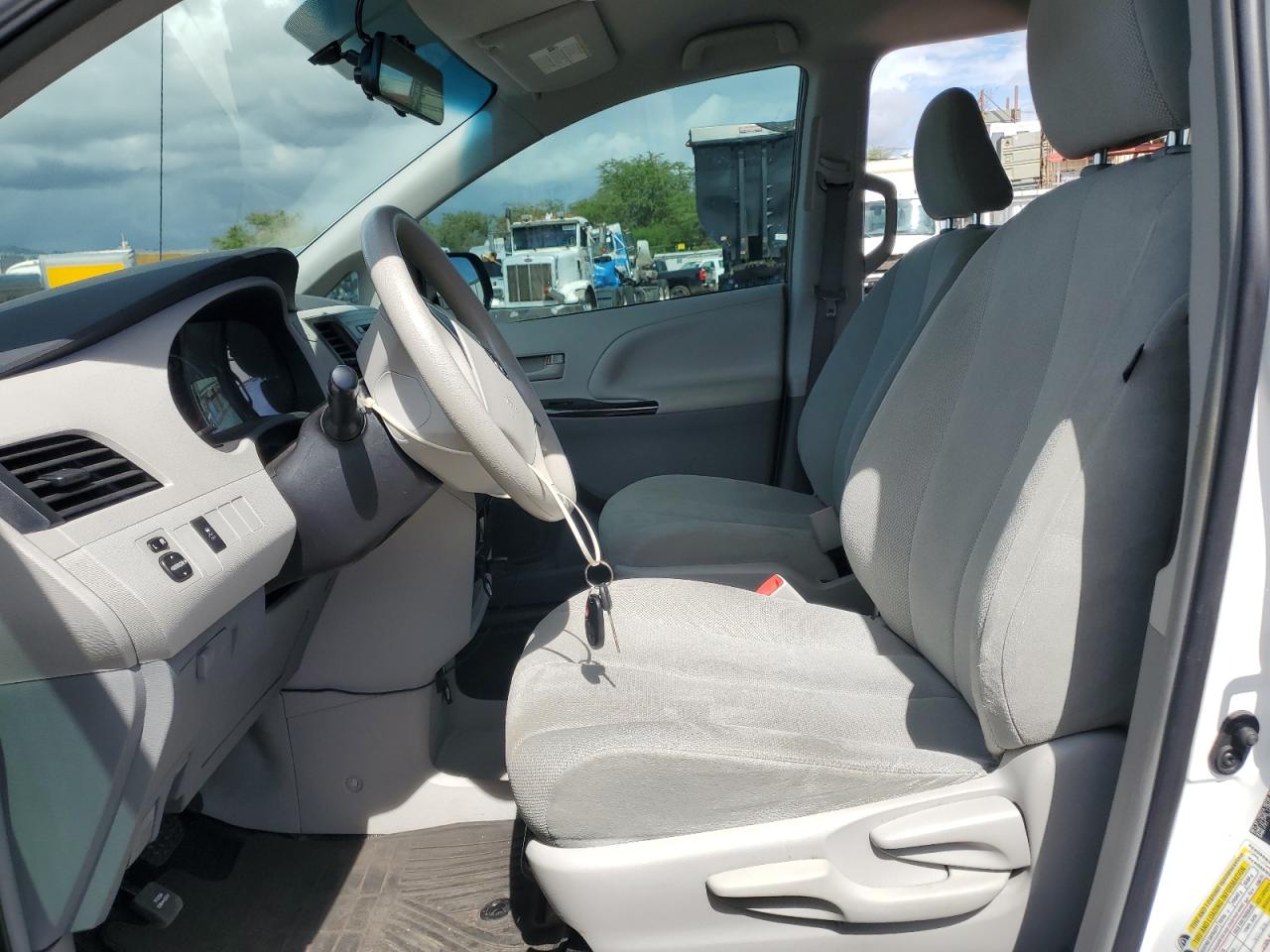 2014 Toyota Sienna VIN: 5TDZK3DCXES490474 Lot: 82322075