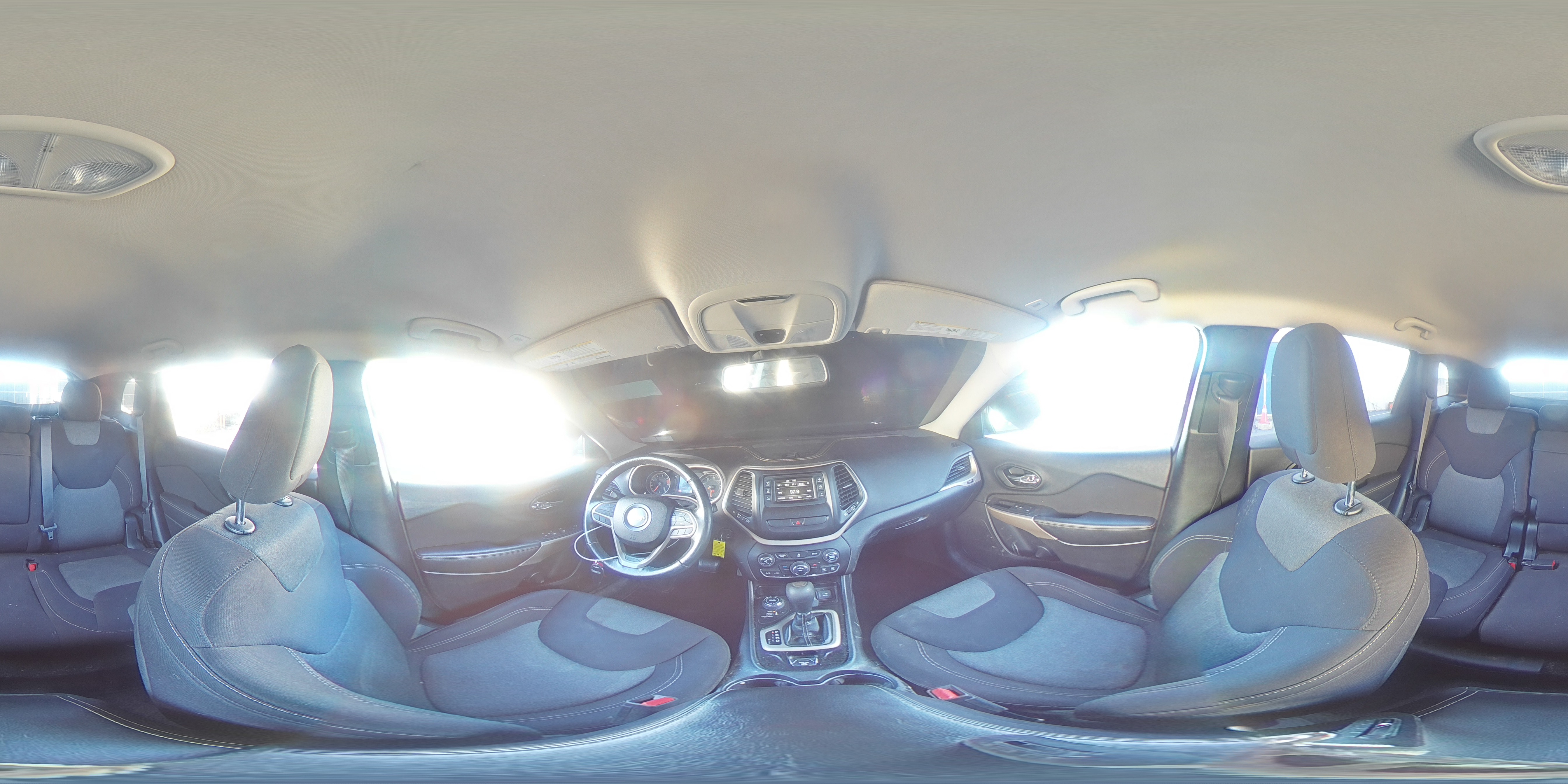 2018 Jeep Cherokee Latitude VIN: 1C4PJMCB6JD502327 Lot: 84456755