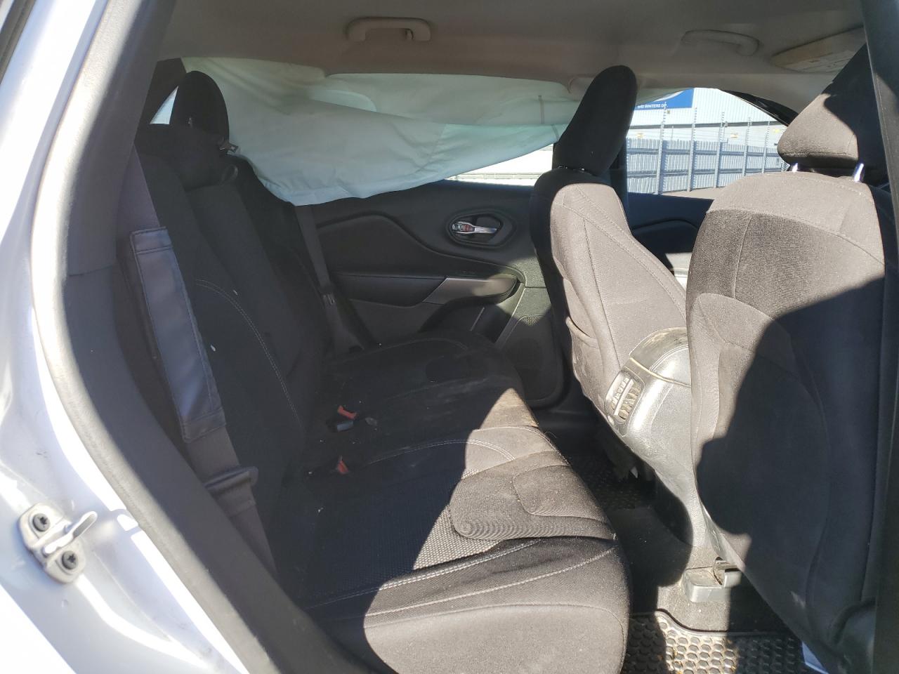 2020 Jeep Cherokee Latitude VIN: 1C4PJMCB2LD550698 Lot: 82774115