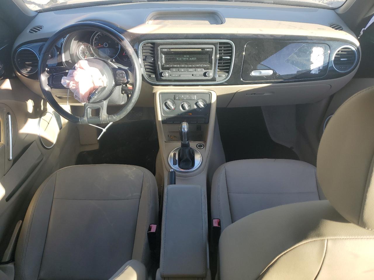 2014 Volkswagen Beetle VIN: 3VW517AT4EM823956 Lot: 82664205