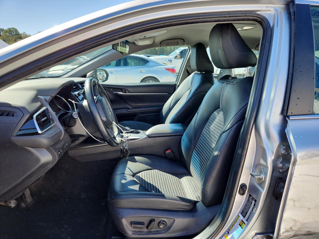 2018 Toyota Camry L VIN: 4T1B11HK5JU139810 Lot: 84542995