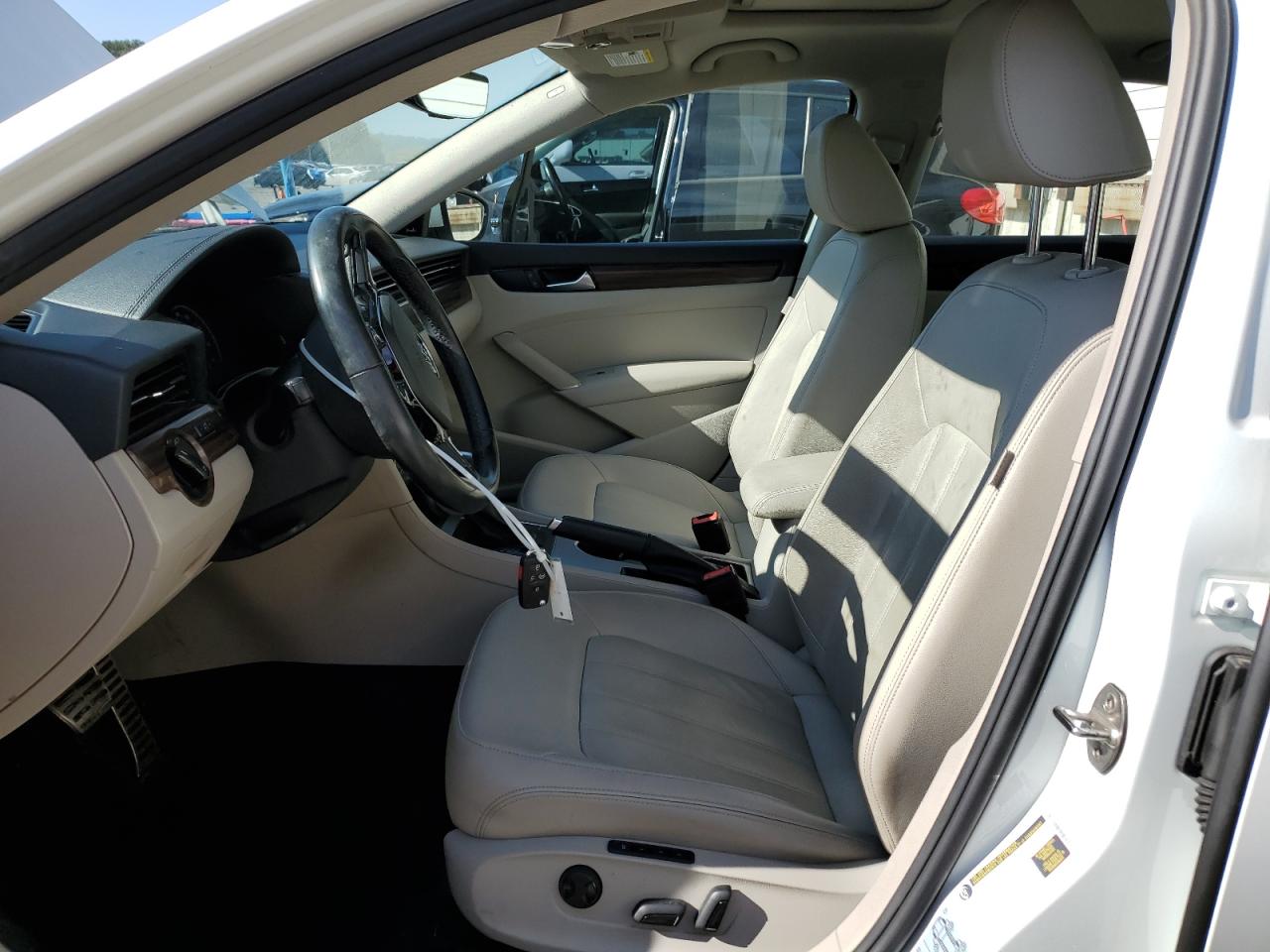 2020 Volkswagen Passat Sel VIN: 1VWCA7A32LC019726 Lot: 84890345