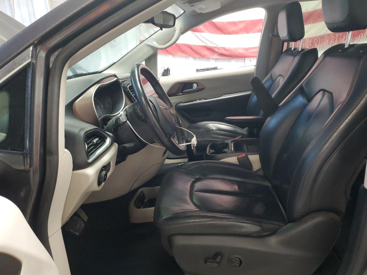 2017 Chrysler Pacifica Touring L VIN: 2C4RC1BG9HR591025 Lot: 90355335