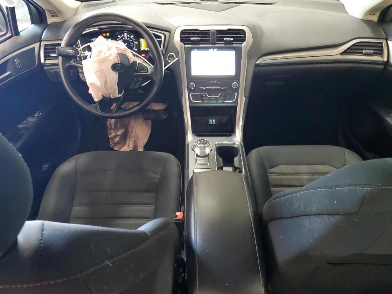 2019 Ford Fusion Se VIN: 3FA6P0LUXKR196669 Lot: 81980375