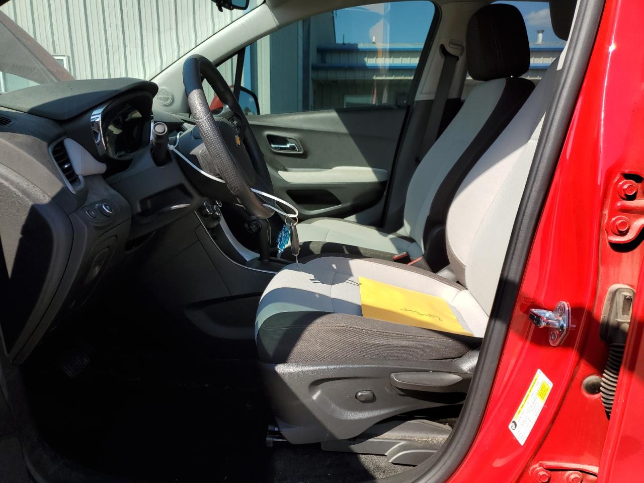 2020 Chevrolet Trax Ls VIN: KL7CJKSB7LB353863 Lot: 82219665