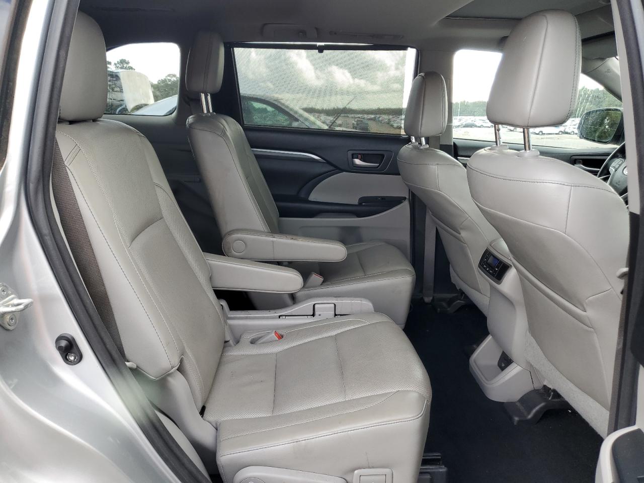 2017 Toyota Highlander Limited VIN: 5TDYZRFH8HS220604 Lot: 85538985