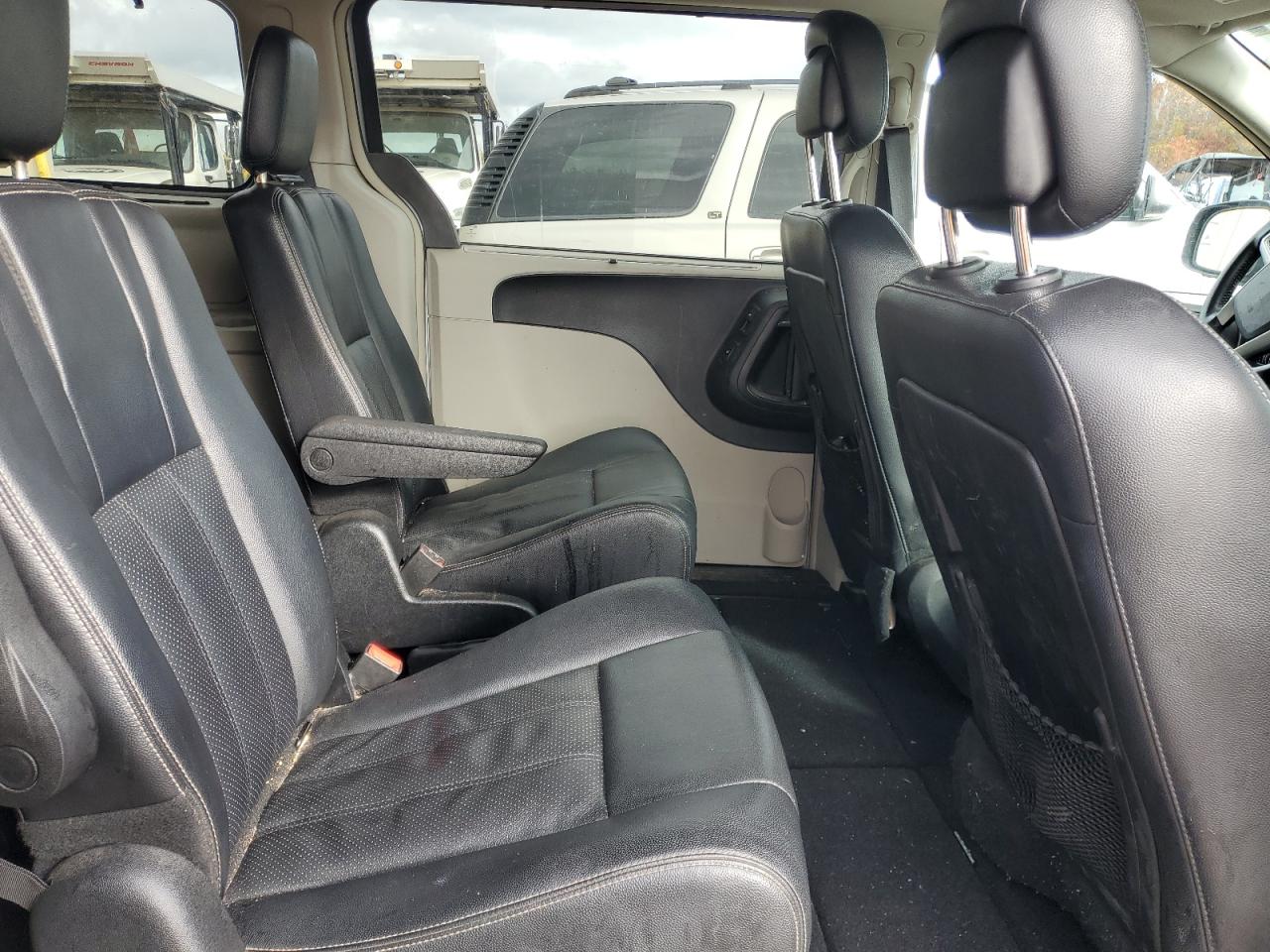 2014 Chrysler Town & Country Touring L VIN: 2C4RC1CG4ER252327 Lot: 82375805