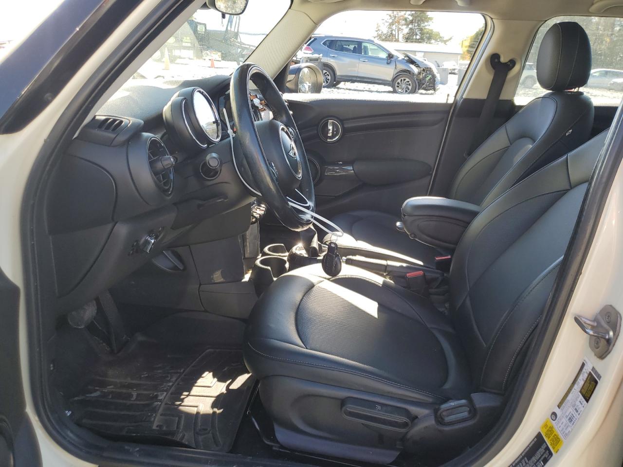 2015 Mini Cooper VIN: WMWXS5C5XFT831930 Lot: 82584965