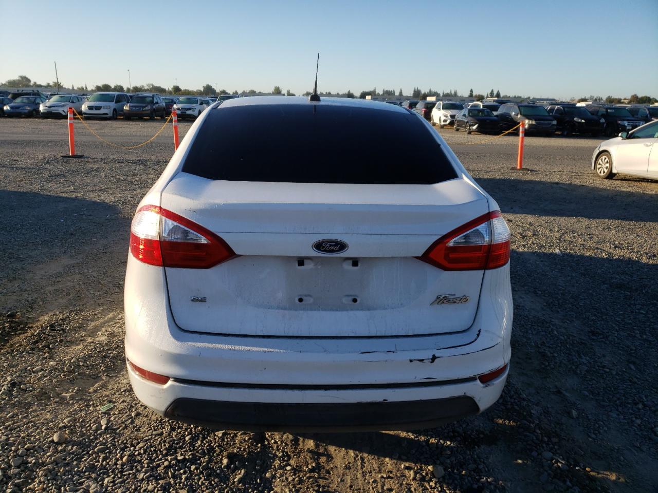 2015 Ford Fiesta Se VIN: 3FADP4BJ8FM146166 Lot: 82365875